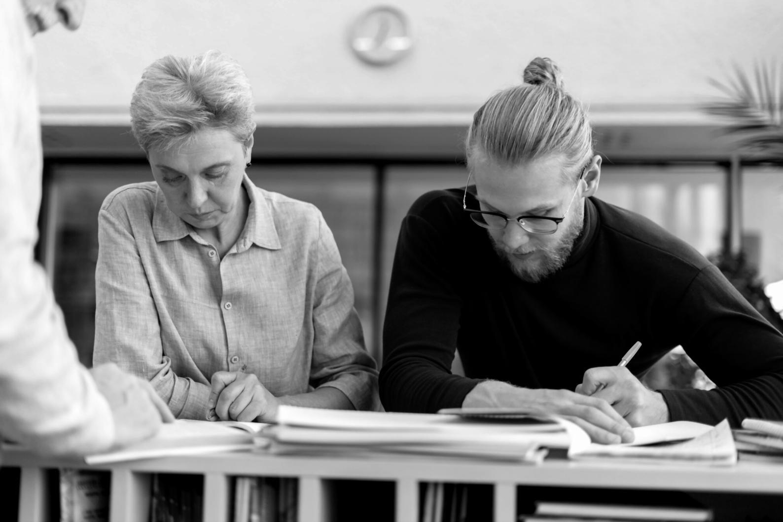 Outils numériques de suivi financier et tableaux de bord personnalisés